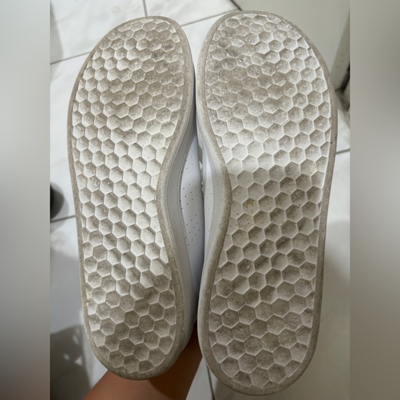 Adidas runners size 5 Men’s or 6.5 women’s - Picture 3 of 3